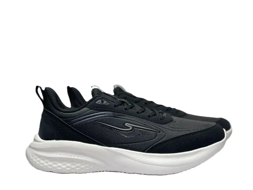 Erke Black/White Training Shoes